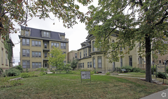Building Photo - 1227 N Cass St
