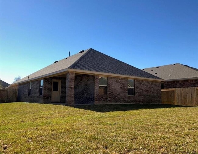 Building Photo - 23802 Piedmont Forest Dr