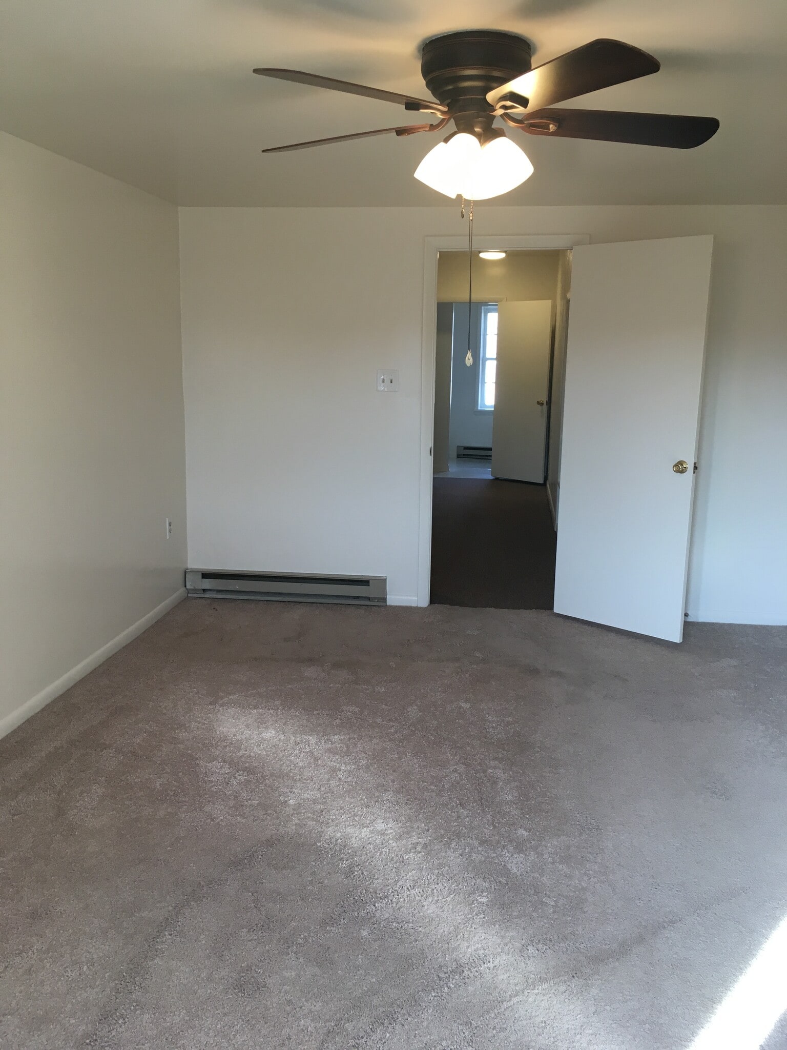 bedroom located on the 2nd floor - 316 East Patrick Street