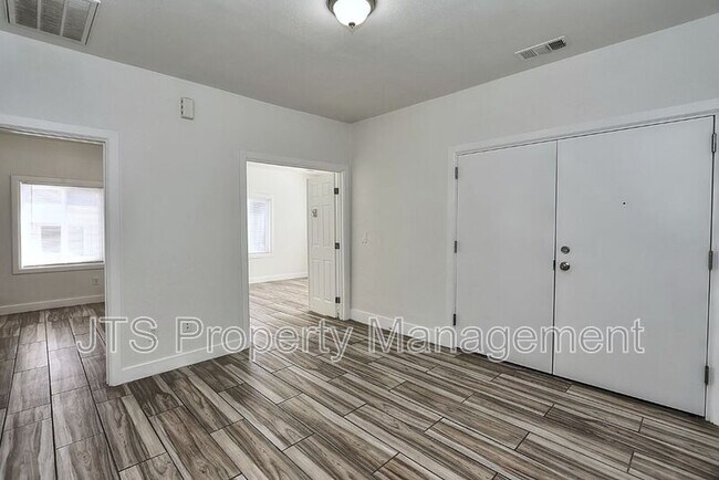 Building Photo - 1119-200 24th St