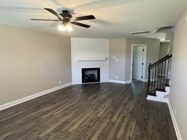 Building Photo - 3562 Torrington Ln