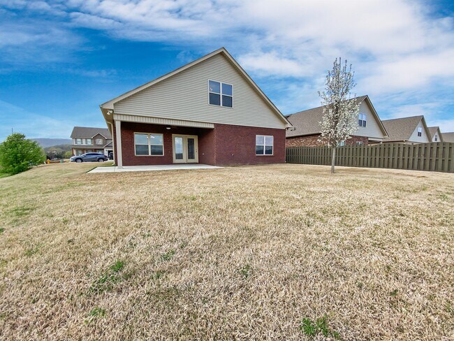 Building Photo - 3037 Greenway Cir SE