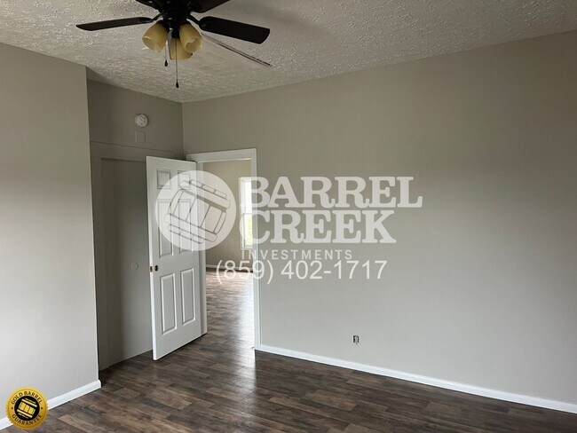 Building Photo - 3-Bed 2-Bath House