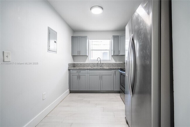 Building Photo - 465 NE 59th St