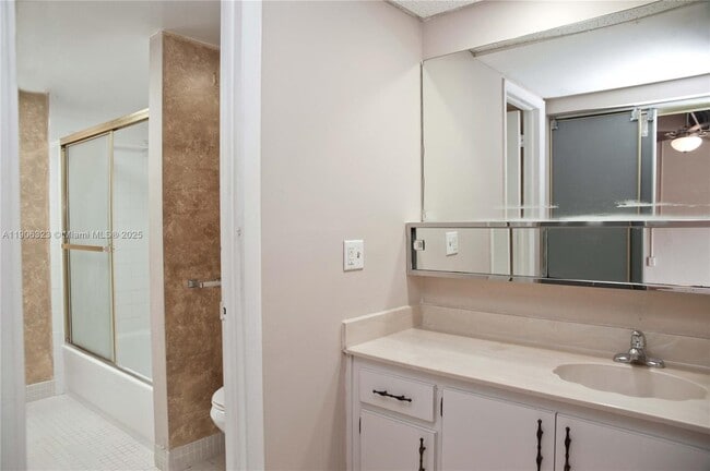 Building Photo - 19216 NE 25th Ave