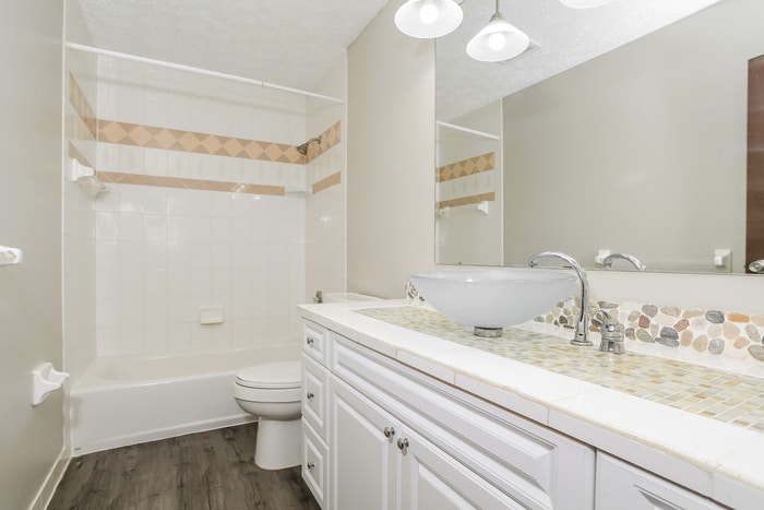Building Photo - 8233 Lake Ridge Dr
