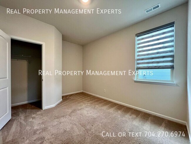 Building Photo - 3031 Blf Hl Ln