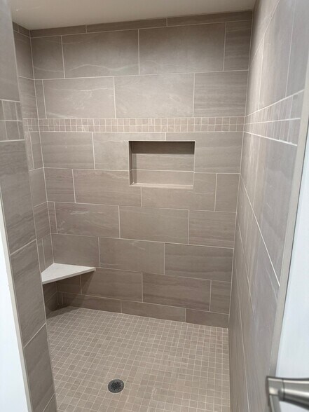 Building Photo - 7547 Marsh Hawk Dr