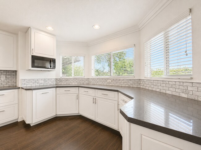 Building Photo - Beautifully updated and upgraded Chardonnay Hills house for rent