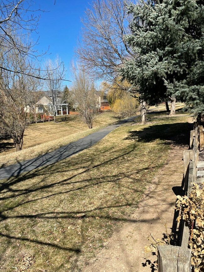 Building Photo - Beautiful 2 bed 2 bath home in the Woodbri...