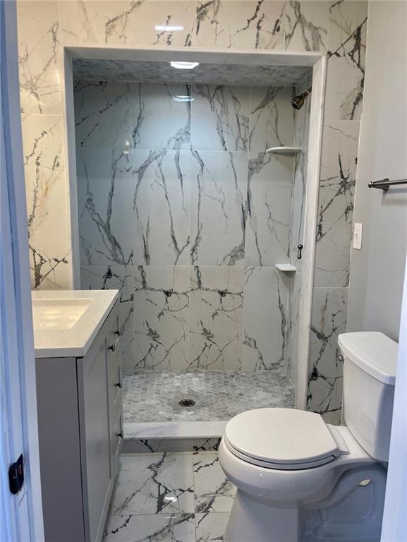 Building Photo - 44 Maple Ave