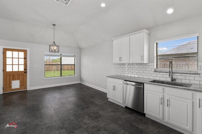 Building Photo - 2309 Tallgrass Cir