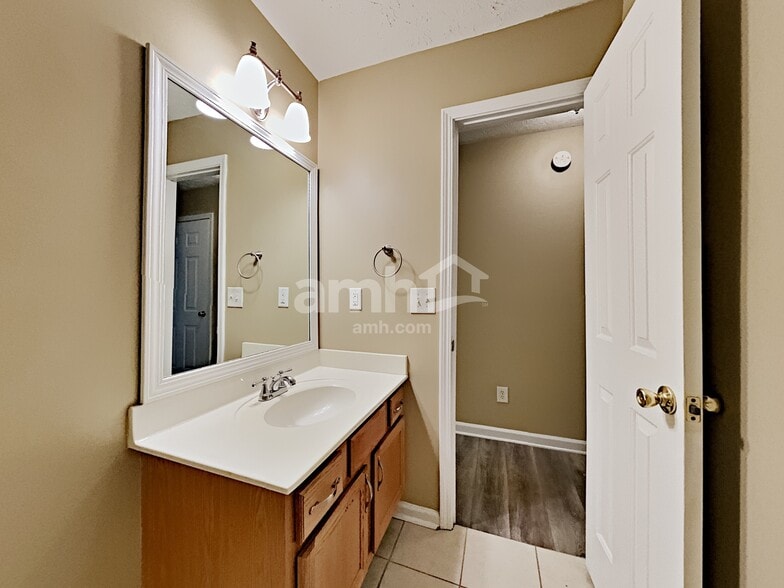 Building Photo - 3174 Baymount Way