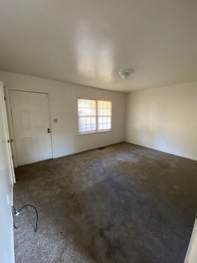 Building Photo - 6026 Emerald Ln