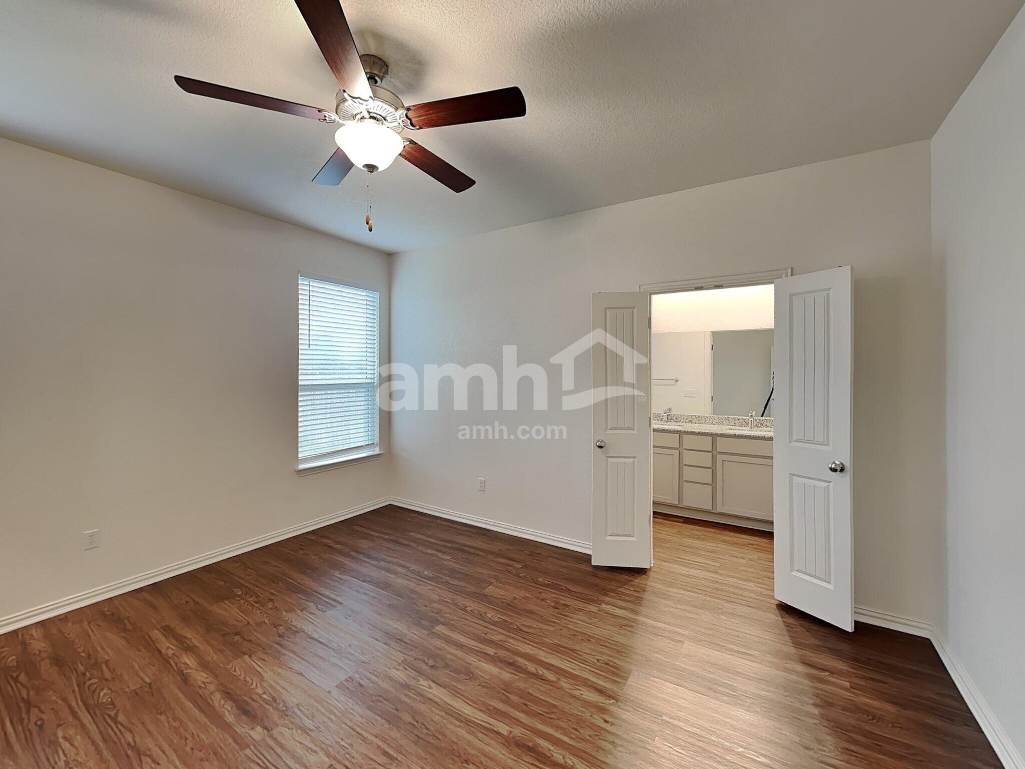 Building Photo - 457 Pebble Bend