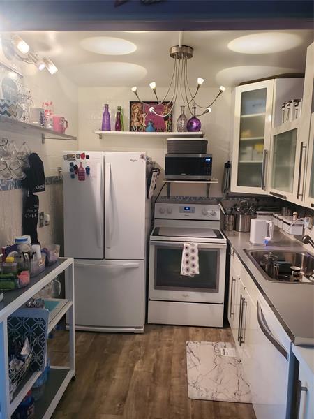 Building Photo - 4058 Ainslie Dr