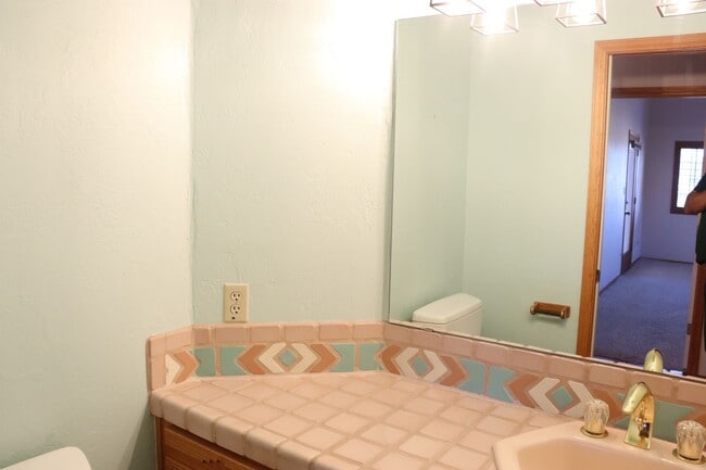 Building Photo - Golf Course Location