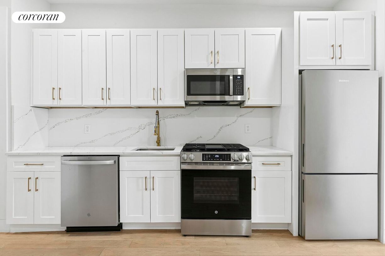 Building Photo - 204 W 96th St