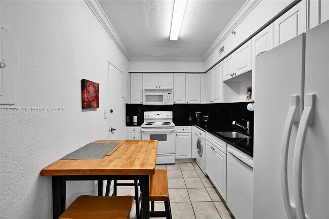 Building Photo - 2501 S Ocean Dr