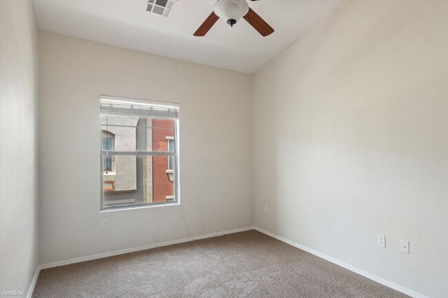 Building Photo - 2 br, 2.5 bath Condo - 240 W Juniper ave U...