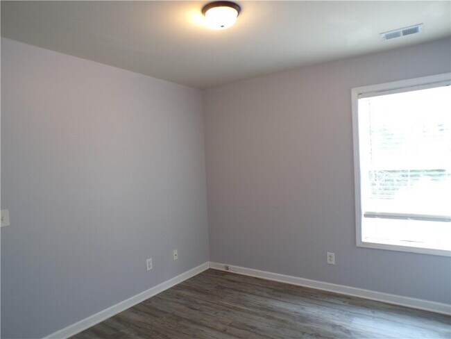 Building Photo - 53 Ferguson Dr