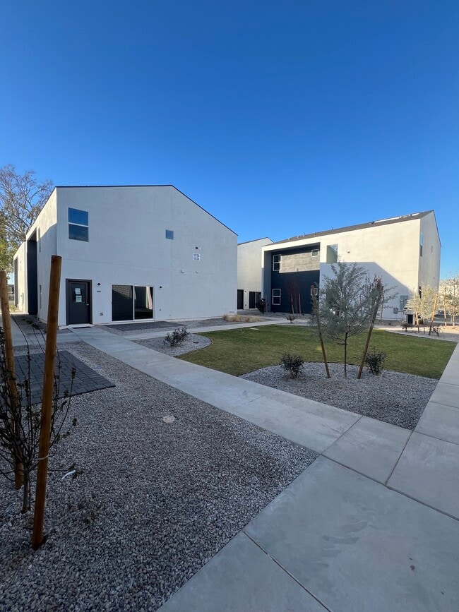 New Townhome - The Landon Luxury Rentals