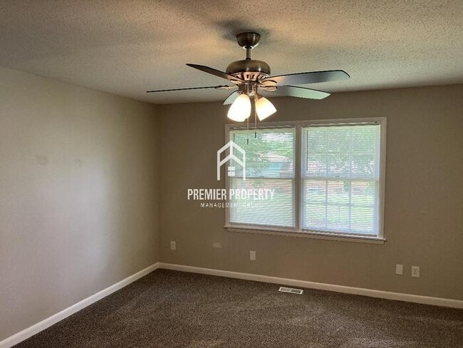 Building Photo - 6119 Rickwood Dr NW