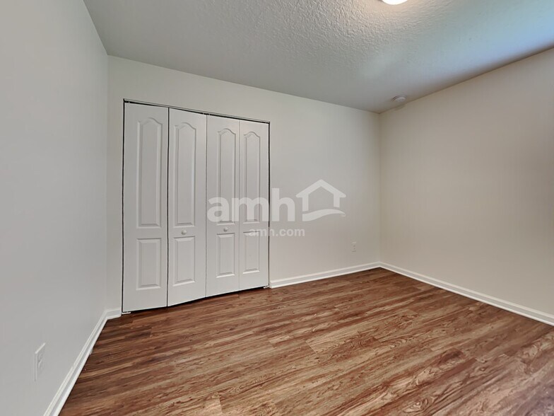 Building Photo - 7338 Cumbria Blvd