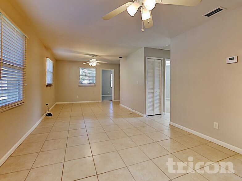 Building Photo - 6595 64th Way N