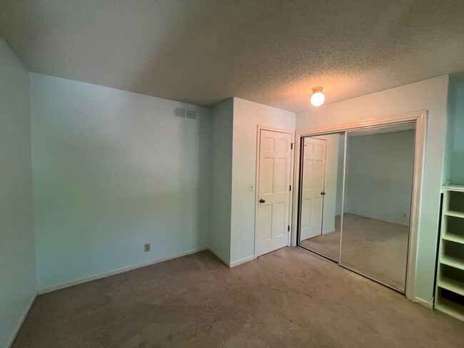 Building Photo - MOVE IN SPECIAL: 1/2 off 1st Month's rent ...