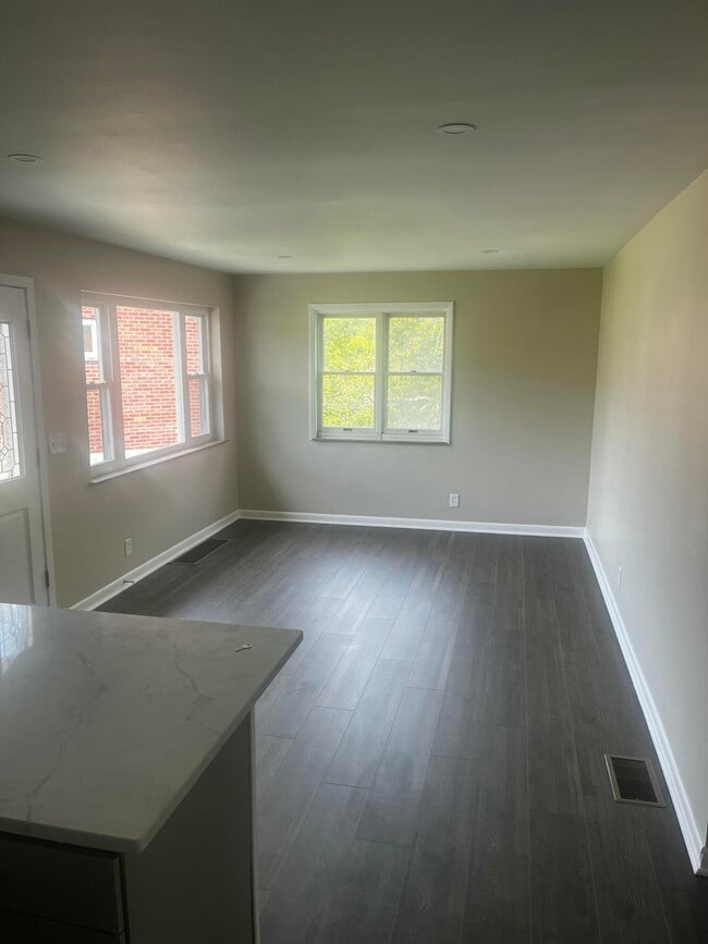 Building Photo - 122 Bon Jan Ln