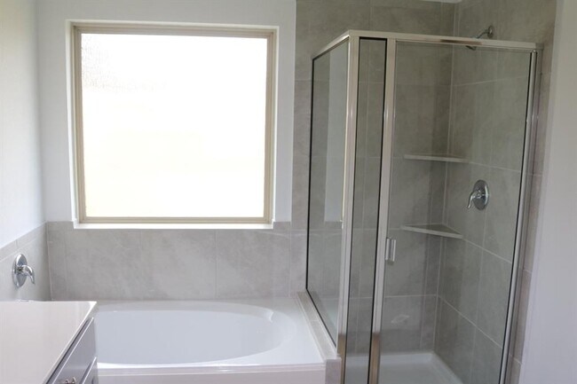 Building Photo - 24030 Steep Climb Dr