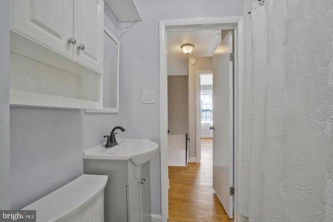 Building Photo - 5758 Biscayne Dr