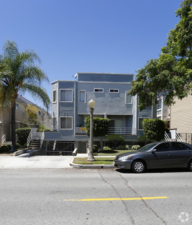 Building Photo - 413-415 N Jackson St