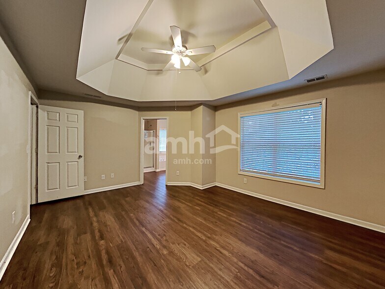Building Photo - 2687 McGuire Dr NW