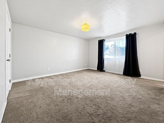 Building Photo - 4727 Arrowhead Way