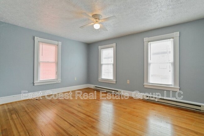 Building Photo - 721 2nd St