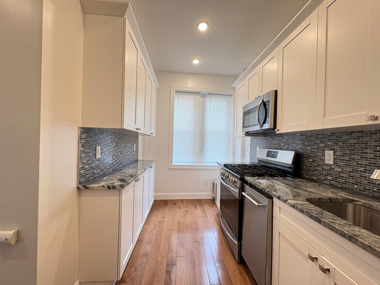 64 Sherman Pl 26 - 70 Sherman Pl
