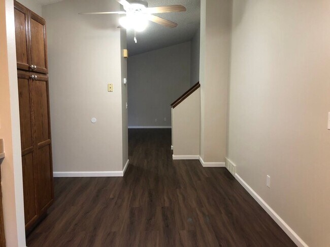 Building Photo - 3 Bed/2bath Single Family Home in Parkwood East