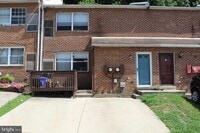 Building Photo - 167 Parker Ave