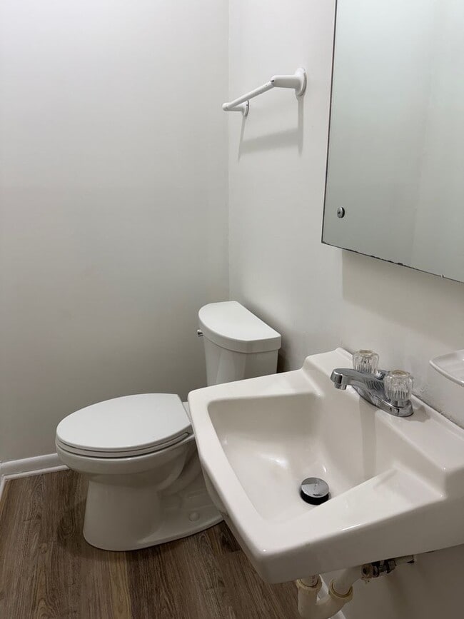 Building Photo - Black Mountain - Newly Renovated 3 Bedroom