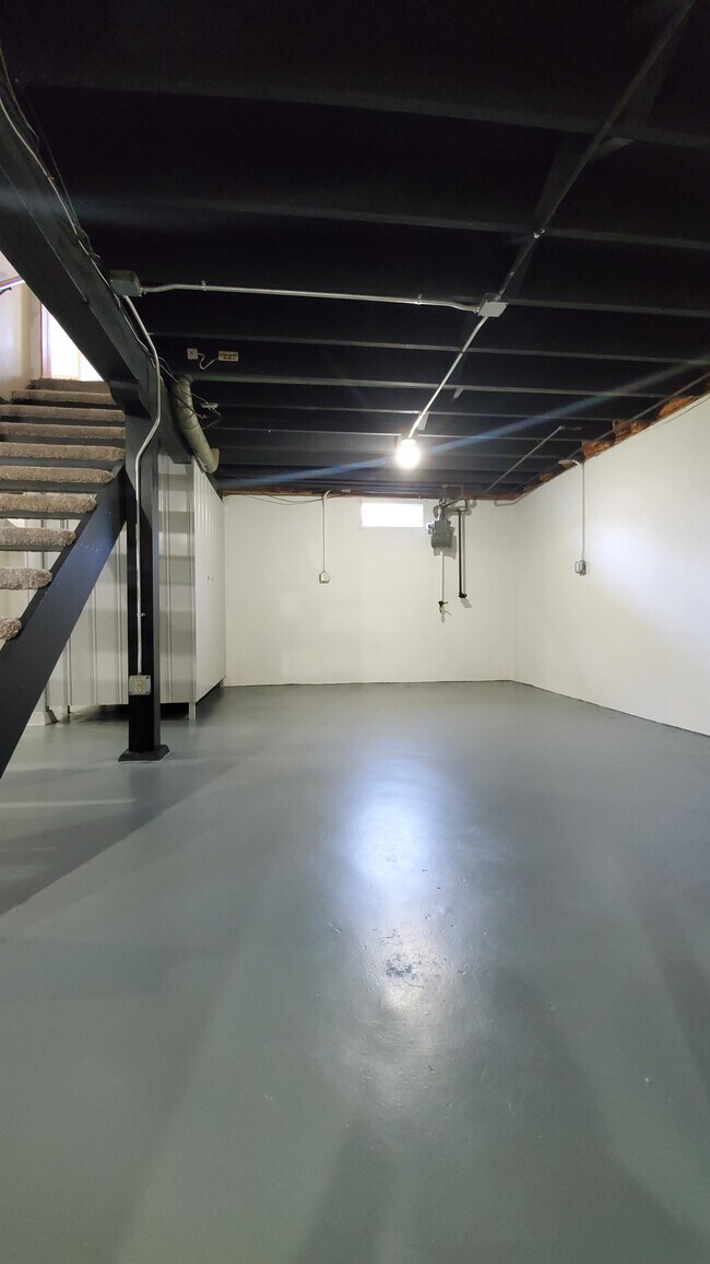 Building Photo - 3339 Henderson Ave SE