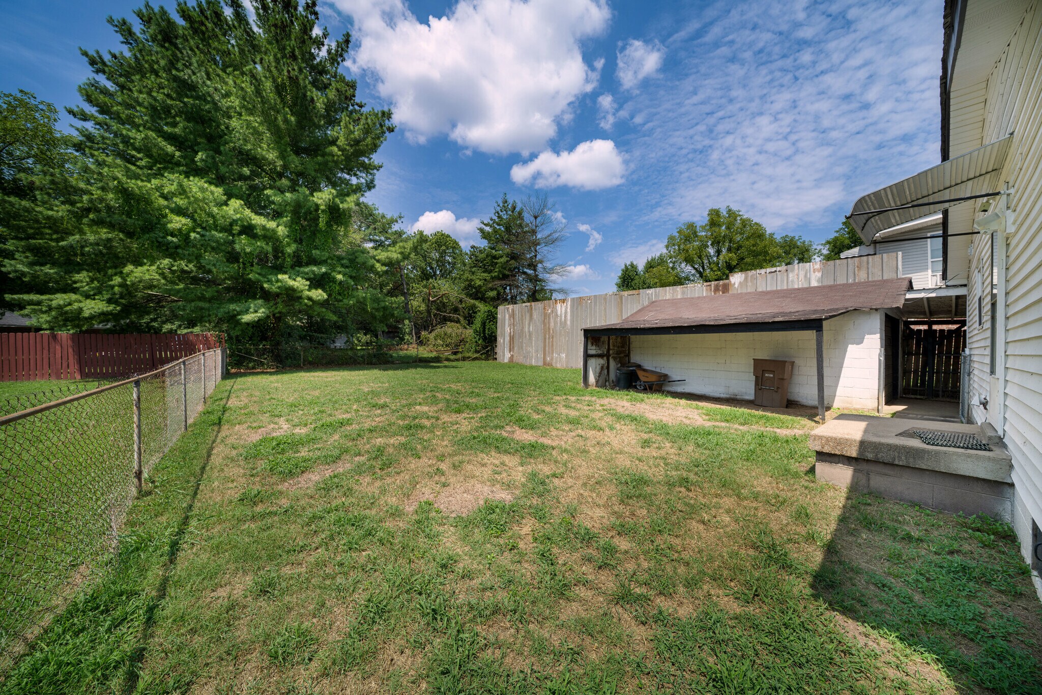 Building Photo - 212 McArthur Dr