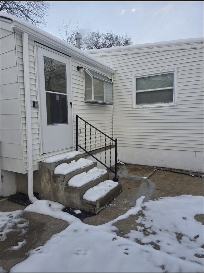 Building Photo - Beautiful 4-Bedroom Home for Rent in St. Louis – $1,800/Month