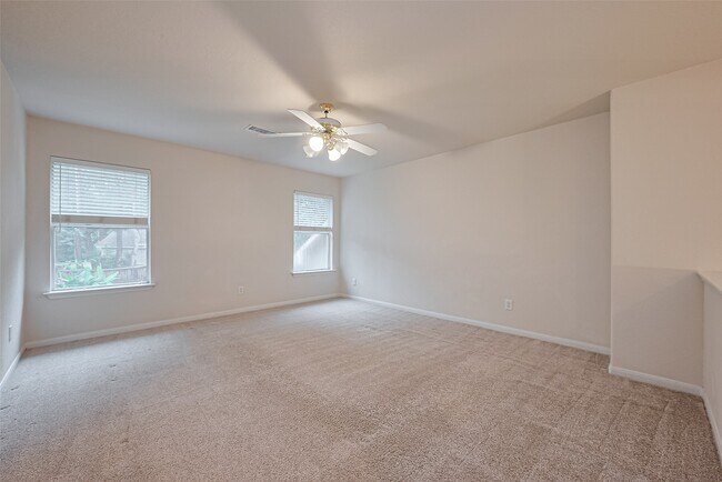 Building Photo - 18 W Greenhill Terrace Pl