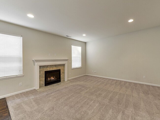 Building Photo - Application Approved - Stunning 4+ Bedroom 2.5 Bath Lea Hill, Auburn