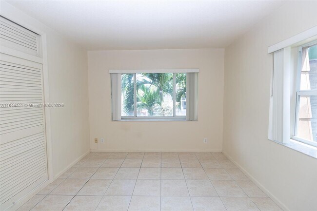 Building Photo - 8900 NW 38th Dr