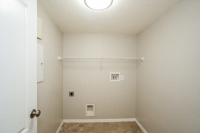 Building Photo - 13206 Beechberry Dr