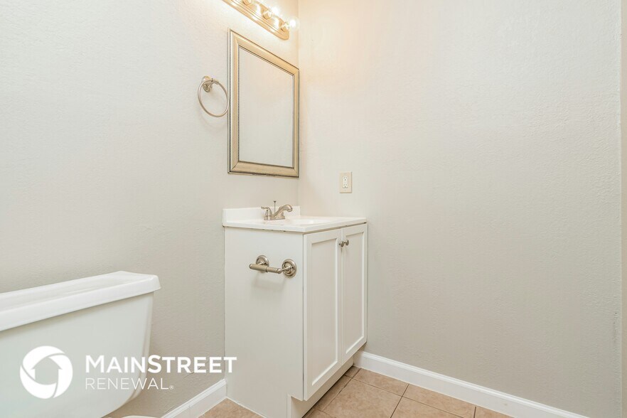 Building Photo - 1412 Hackamore St