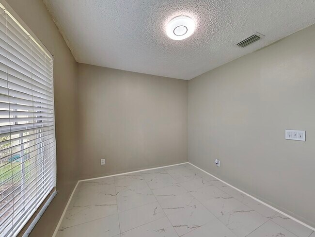 Building Photo - 1836 Blue Fox Ct